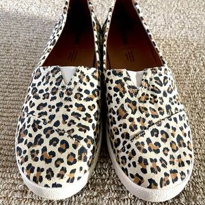 |•TOMS•| Women's Leopard Print Slip Ons Size 10